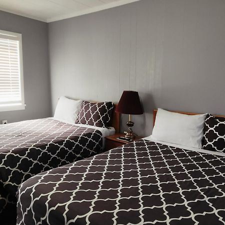Melsask Motel Melville Esterno foto