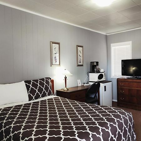Melsask Motel Melville Esterno foto