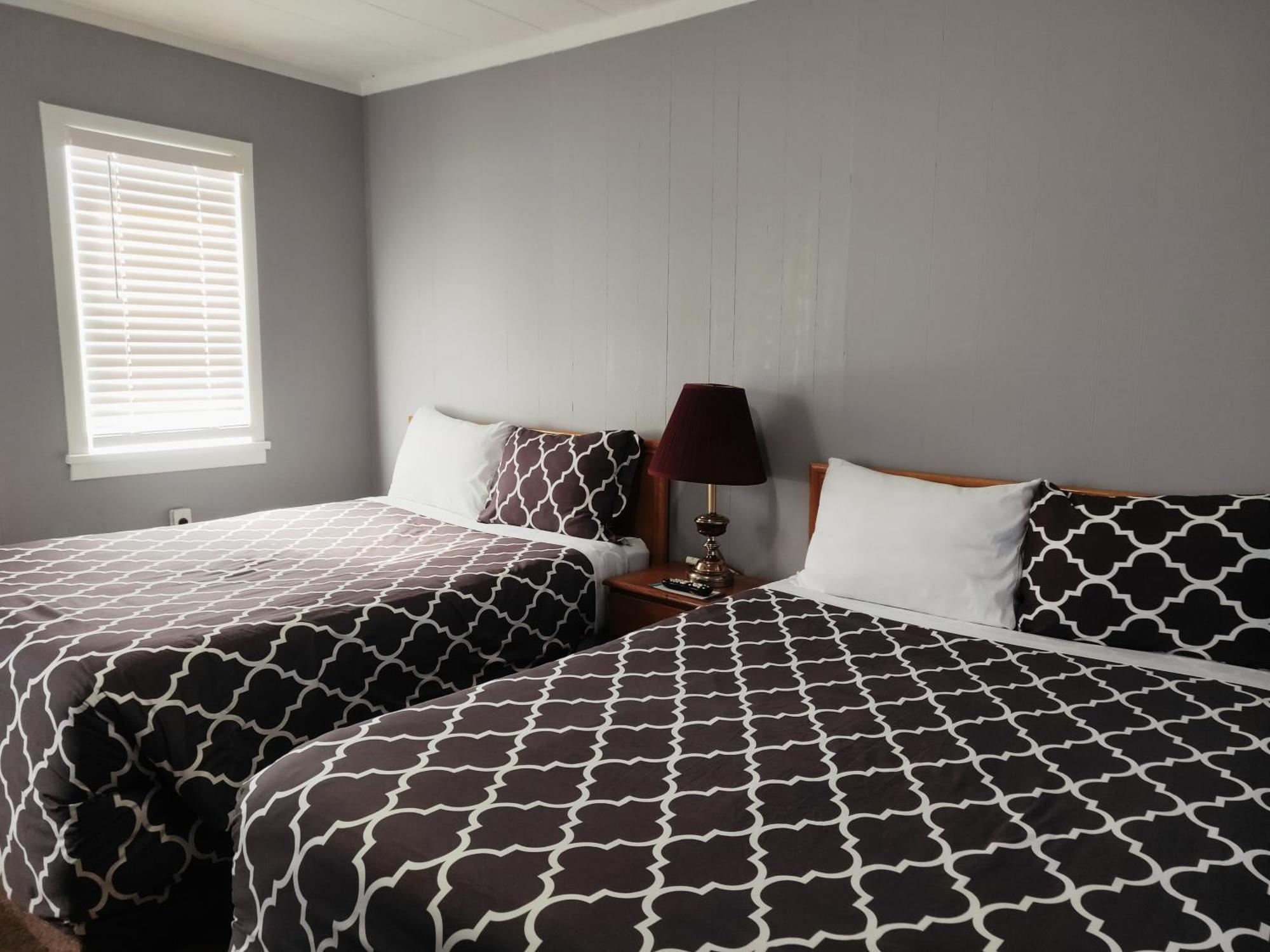 Melsask Motel Melville Esterno foto