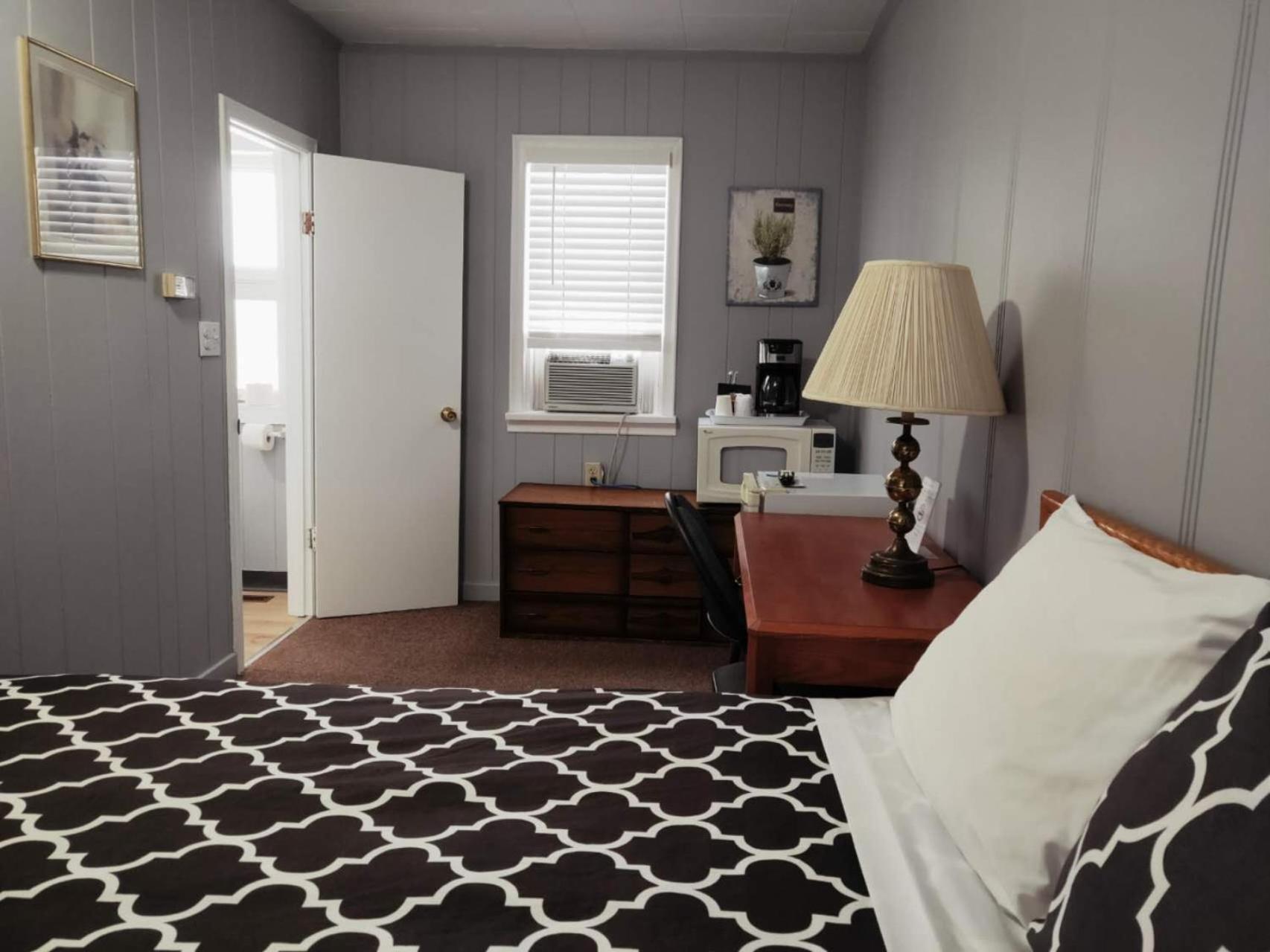 Melsask Motel Melville Esterno foto