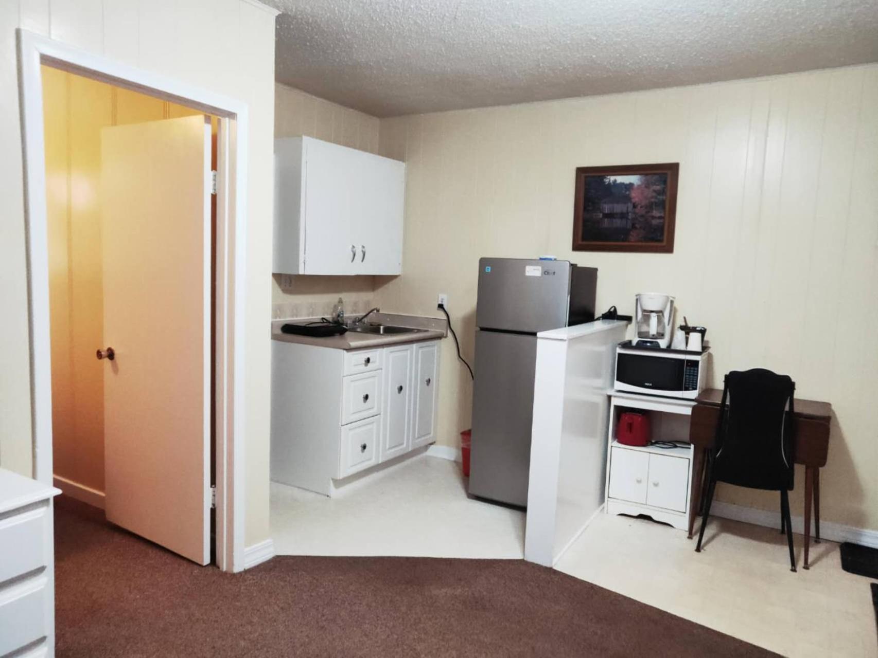 Melsask Motel Melville Esterno foto
