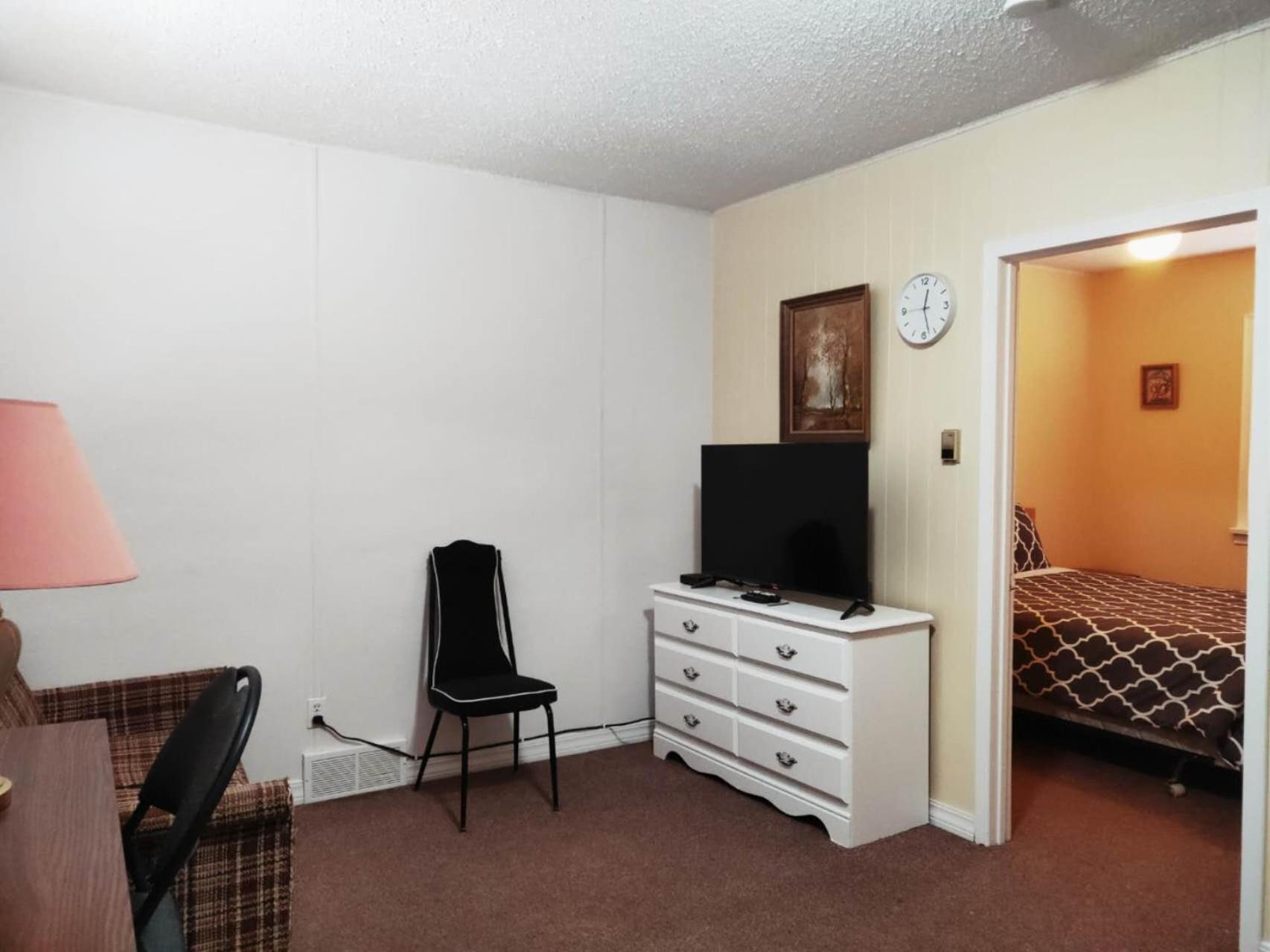 Melsask Motel Melville Esterno foto