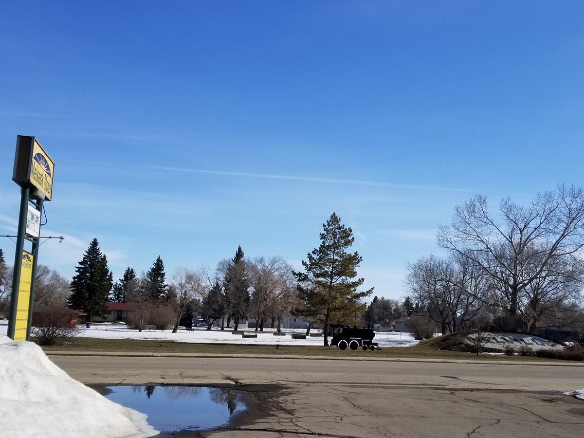Melsask Motel Melville Esterno foto
