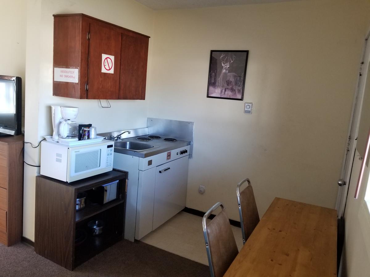 Melsask Motel Melville Esterno foto