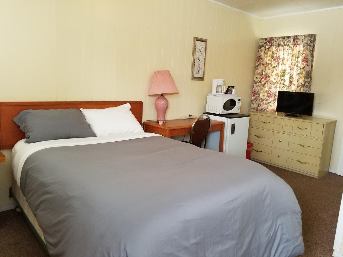 Melsask Motel Melville Esterno foto