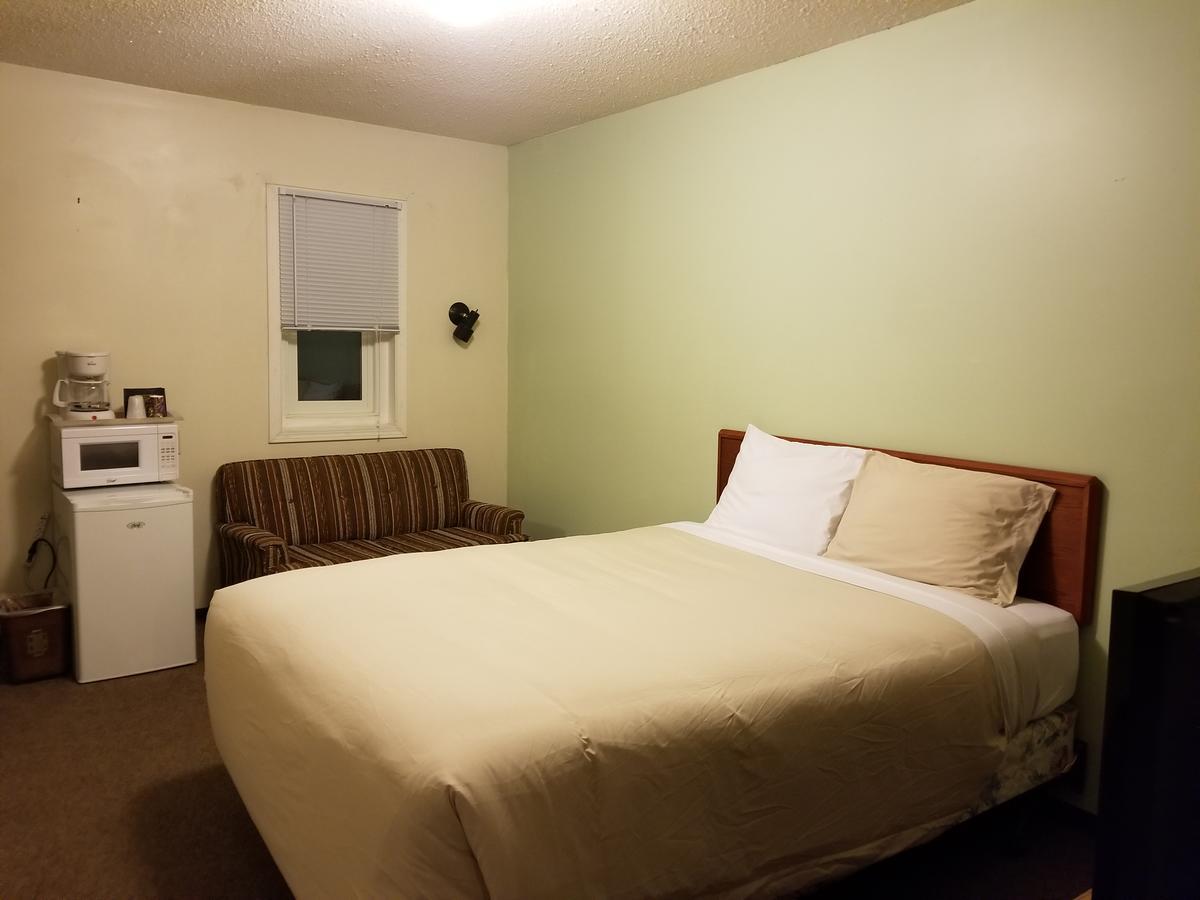Melsask Motel Melville Esterno foto