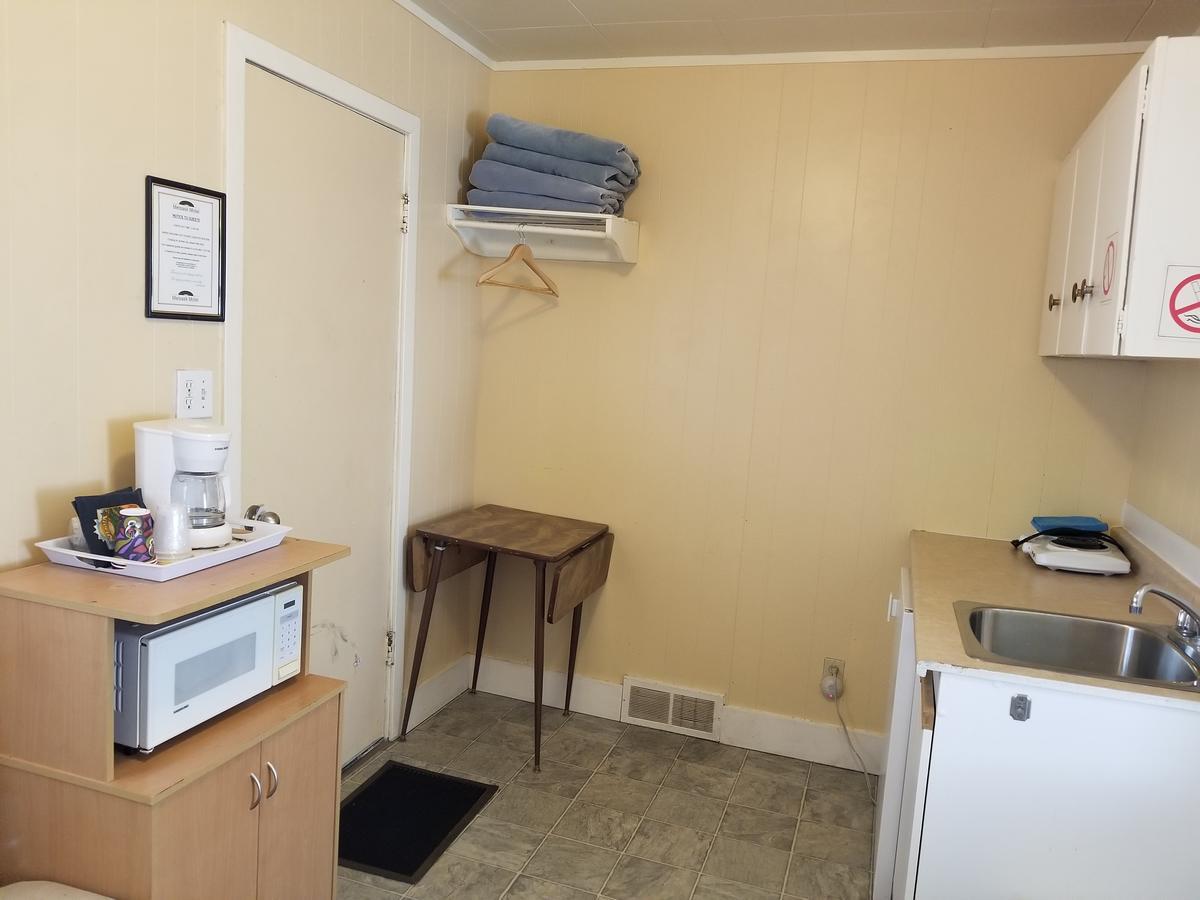 Melsask Motel Melville Esterno foto