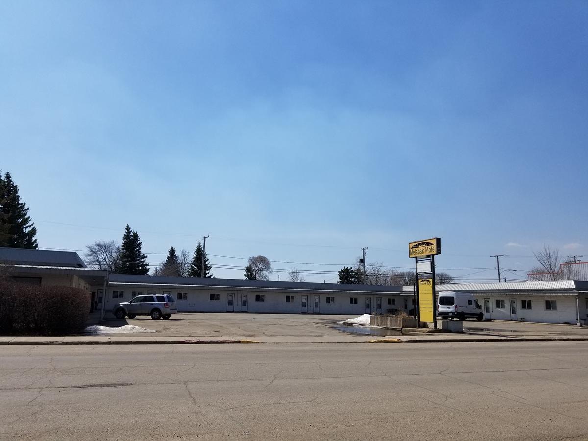 Melsask Motel Melville Esterno foto