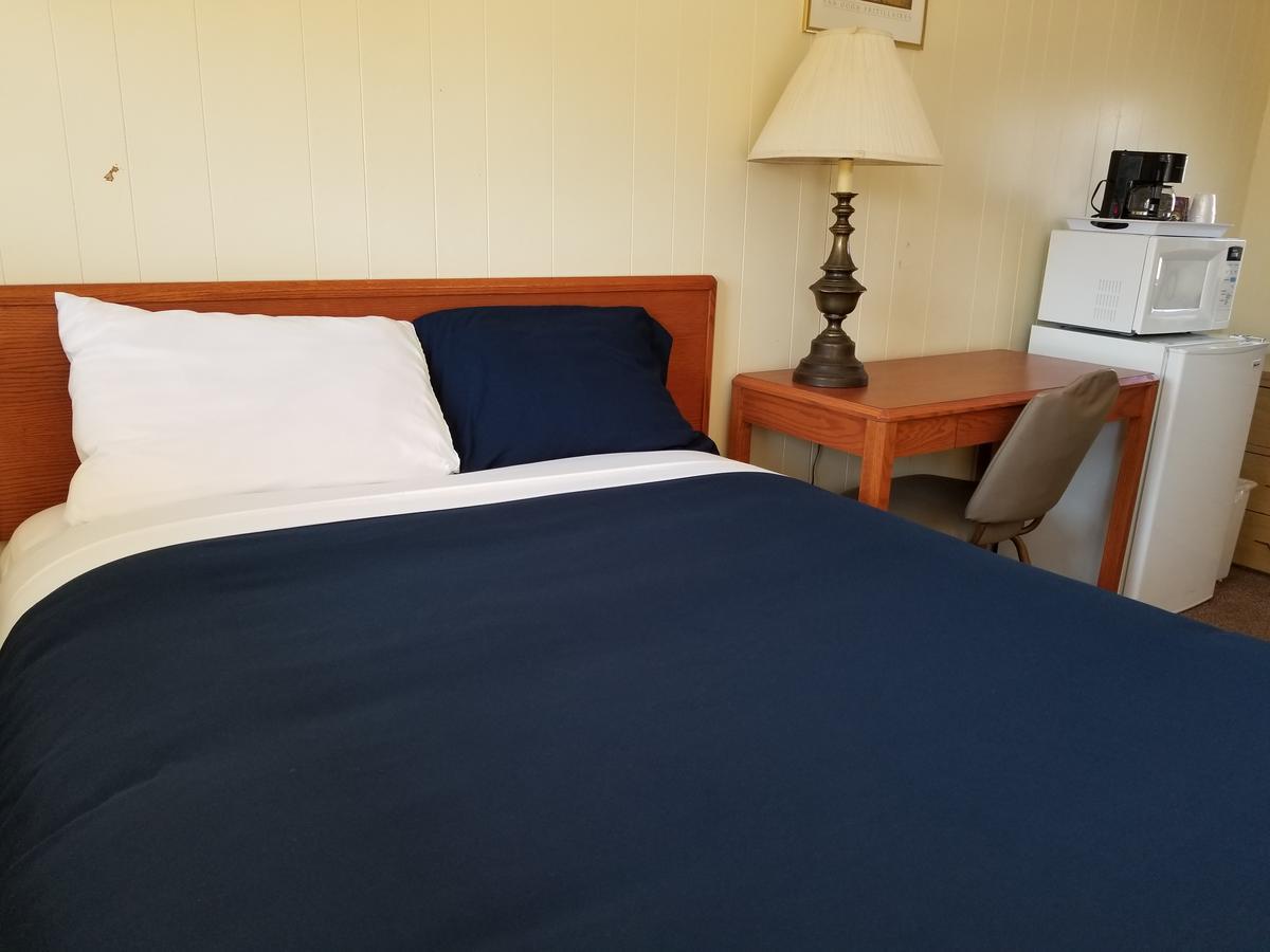 Melsask Motel Melville Esterno foto