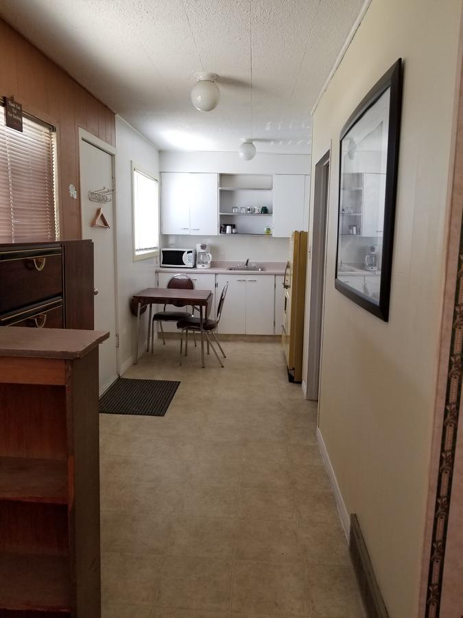 Melsask Motel Melville Esterno foto