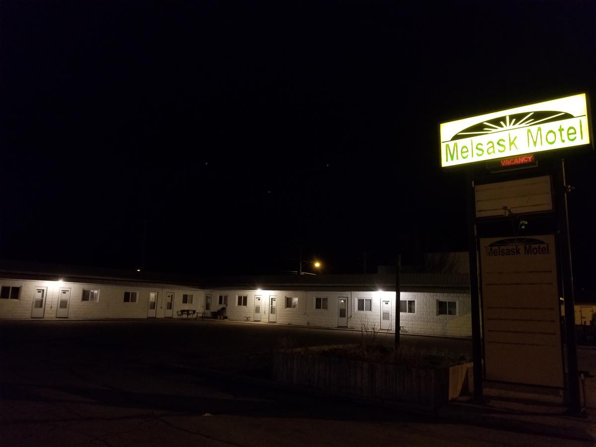 Melsask Motel Melville Esterno foto
