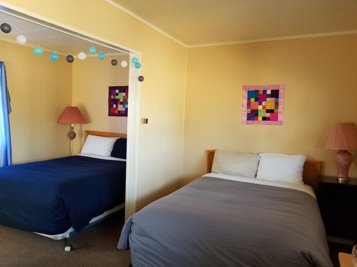 Melsask Motel Melville Esterno foto