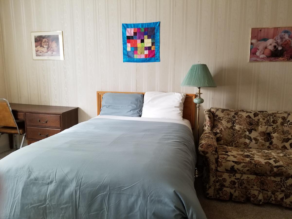 Melsask Motel Melville Esterno foto