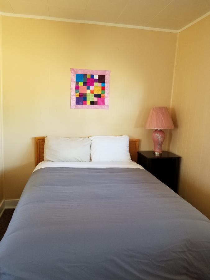Melsask Motel Melville Esterno foto